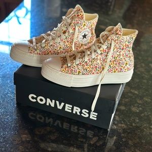Floral platform Converse high tops size 8 - Worn once !!